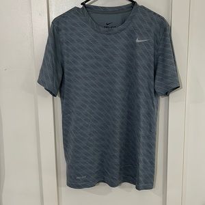 Nike DriFit shirt Mens Medium